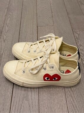 Comme des Garçons Play x Converse Cream Low-Top Sneakers with Red Heart